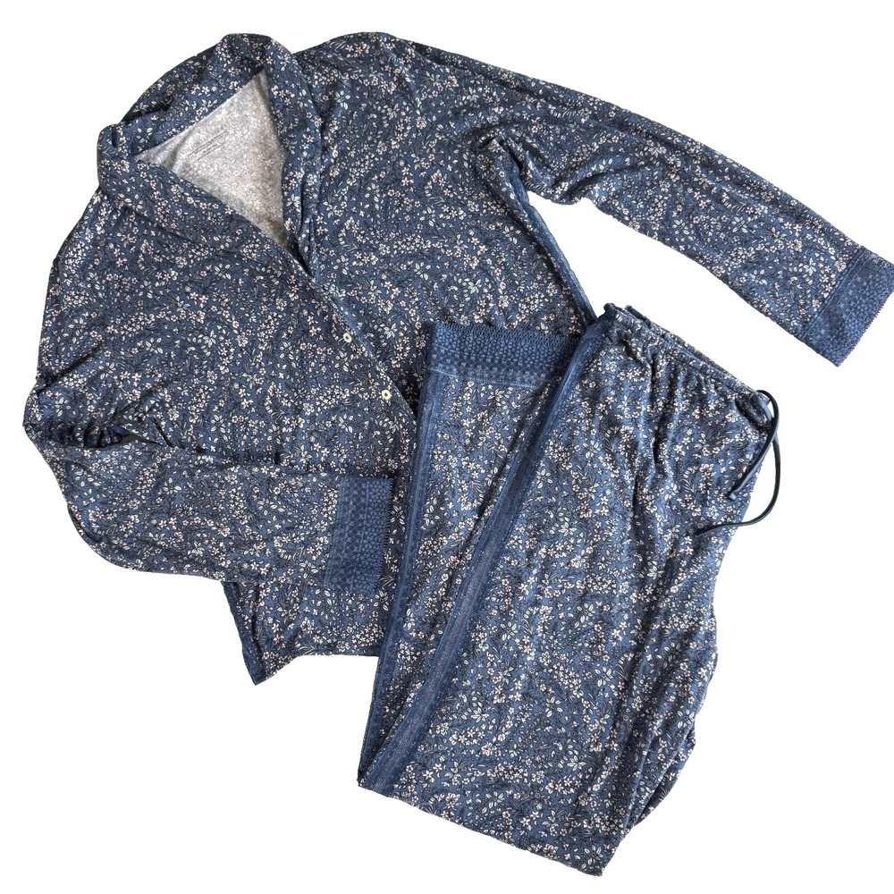 Victoria's Secret Women's Pajama Set Size Medium Short Blue Floral Lace Cottage